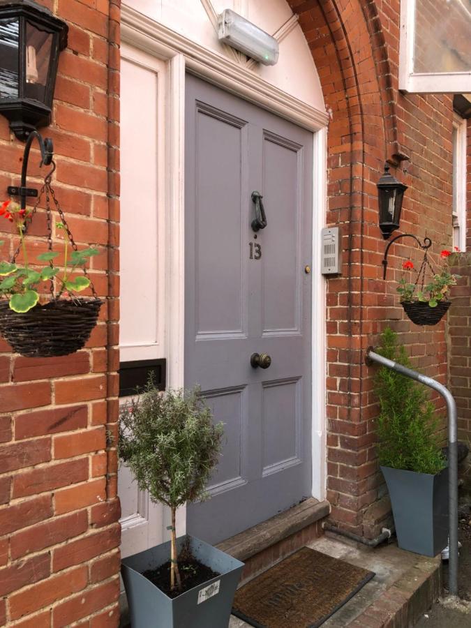 Canterbury Accommodations With Free Car Park Onsite And High Speed Wifi 外观 照片
