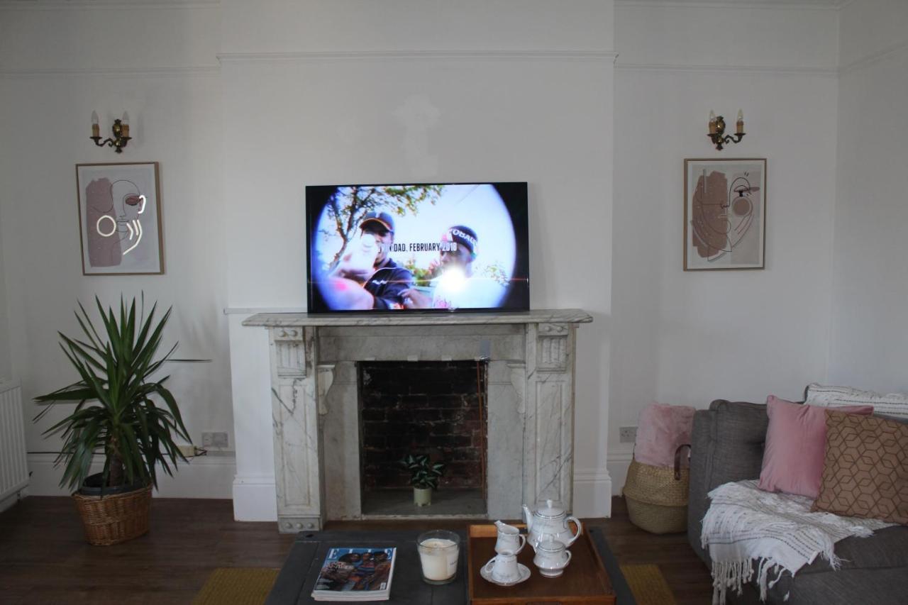 Canterbury Accommodations With Free Car Park Onsite And High Speed Wifi 外观 照片