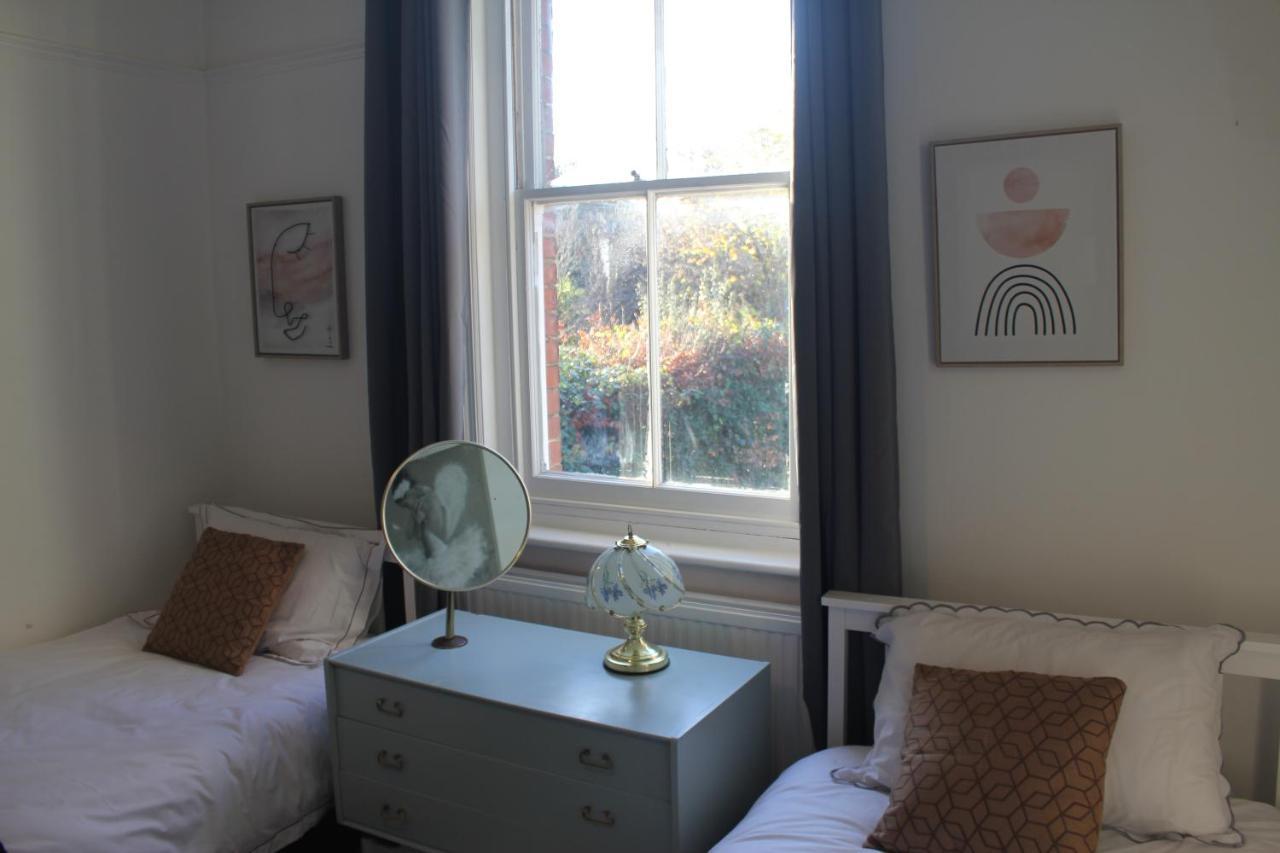Canterbury Accommodations With Free Car Park Onsite And High Speed Wifi 外观 照片