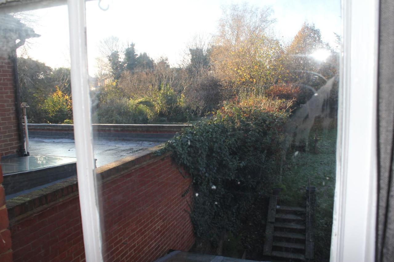 Canterbury Accommodations With Free Car Park Onsite And High Speed Wifi 外观 照片
